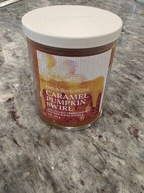 Bath And Body Works Caramel Pumpkin Swirl 8oz